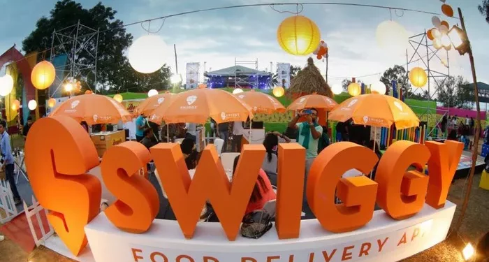 Swiggy Delivers 11,000 Vada Pavs to Underprivileged Kids in Mumbai, Sets Guinness World Record